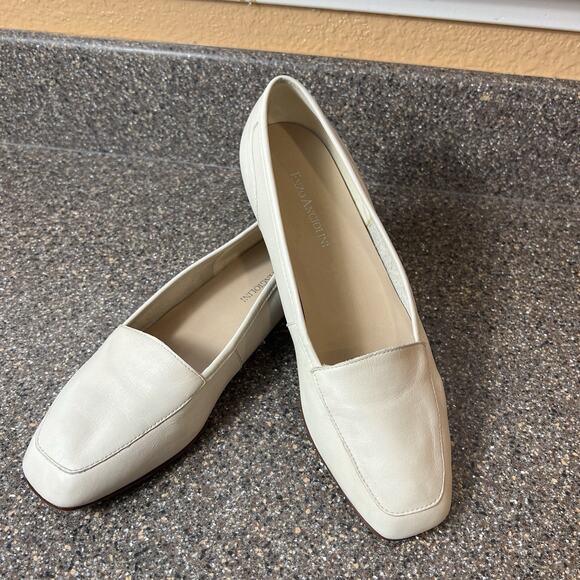 Enzo Angiolini Ivory Leather Flats Shoes Womens 7M Slip On Comfort Casual Loafer - Picture 1 of 10